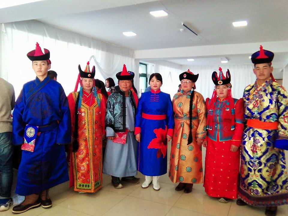 МОНГОЛ ГОЁЛ  Монгол малгай, дээл, хантааз, хүрэмний үйлдвэрлэл